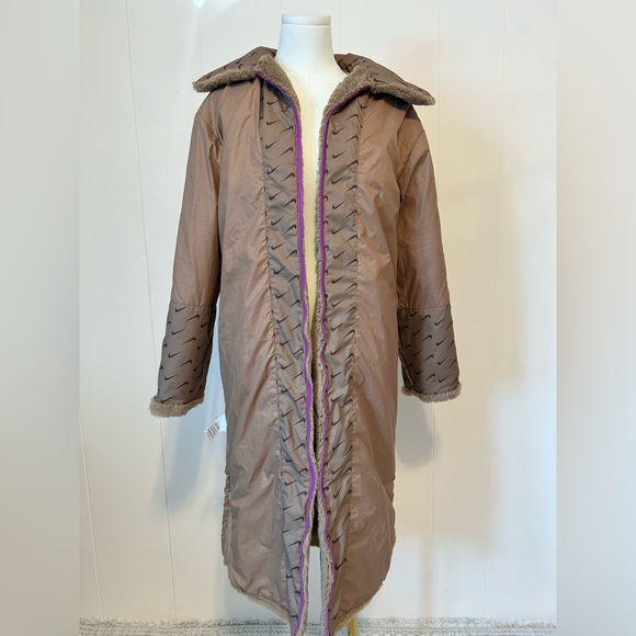 Nike sportswear women’s Faux Fur Coat with Bold Purple Swoosh size XS - Picture 9 of 17